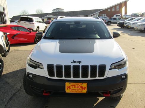 Used 2019 Jeep Cherokee Trailhawk image 13