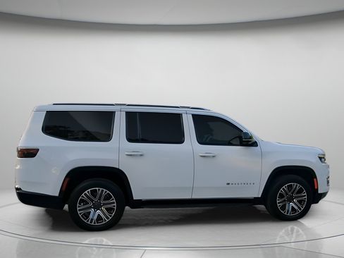 Used 2023 Jeep Wagoneer 4WD w/ Premium Group I image 31