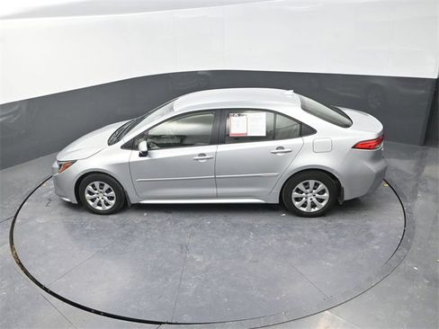Used 2022 Toyota Corolla LE image 22