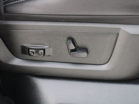 Used 2018 RAM 1500 Laramie image 23