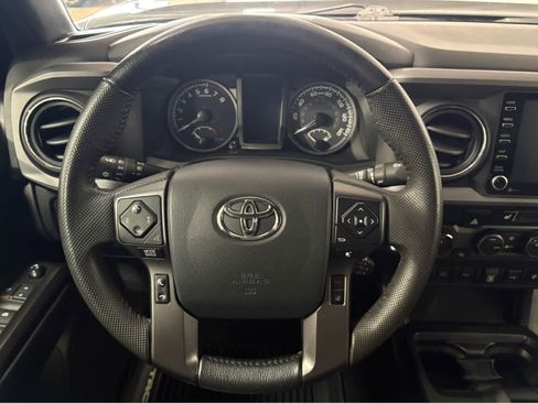 Used 2020 Toyota Tacoma TRD Off-Road image 19