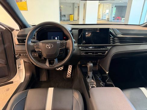Used 2026 Toyota Camry SE FWD image 34