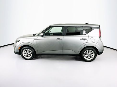 Used 2025 Kia Soul LX w/ LX Technology Package FWD image 4