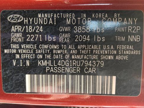 Used 2024 Hyundai Elantra SE image 33