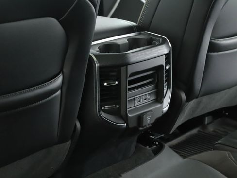 Used 2023 RAM 1500 Laramie AWD/4WD image 7