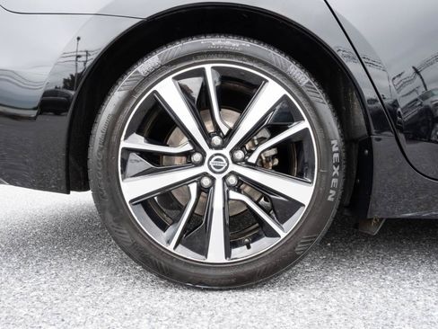 Used 2022 Nissan Maxima SV w/ Floor Mat Group FWD image 38