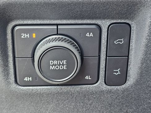 Used 2025 Ford Expedition Active AWD/4WD image 20