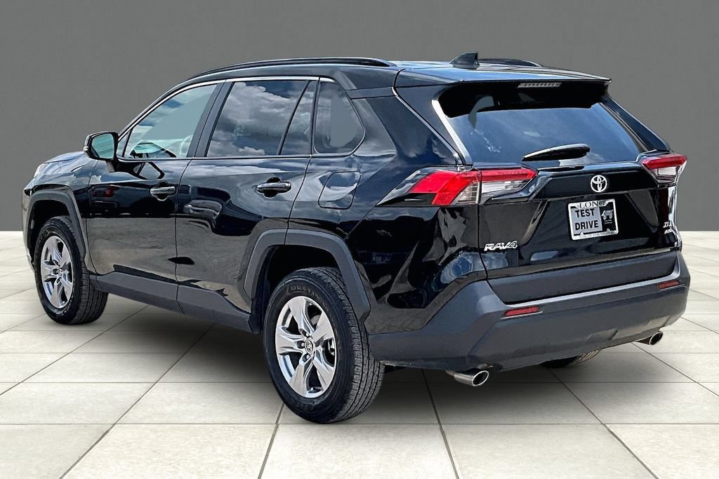 Used 2025 Toyota RAV4 XLE AWD/4WD image 12