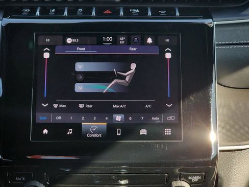 Used 2025 Jeep Grand Cherokee L Laredo image 13