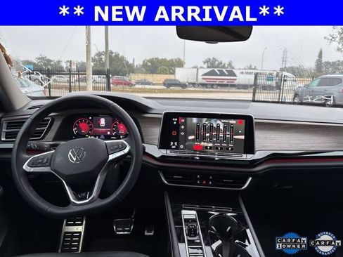 Used 2024 Volkswagen Atlas SEL Premium R-Line image 14