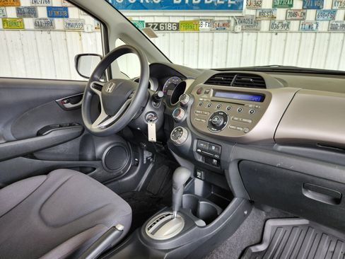 Used 2013 Honda Fit image 2