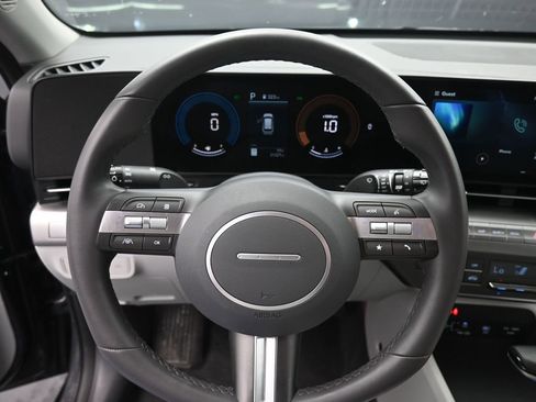 Used 2025 Hyundai Kona SEL image 7