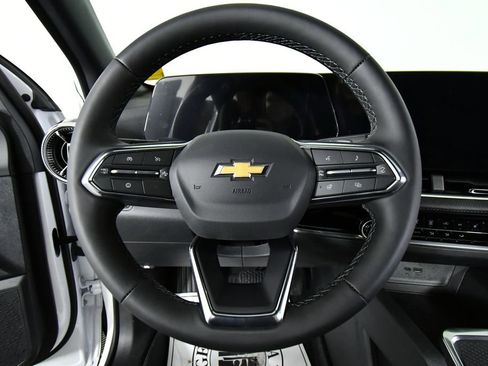 New 2026 Chevrolet Equinox LT AWD/4WD image 2