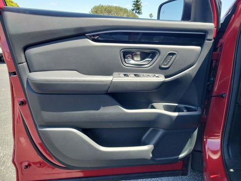 Used 2025 Honda Pilot Touring image 22