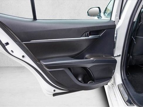 Used 2022 Toyota Camry SE w/ Convenience Package image 21