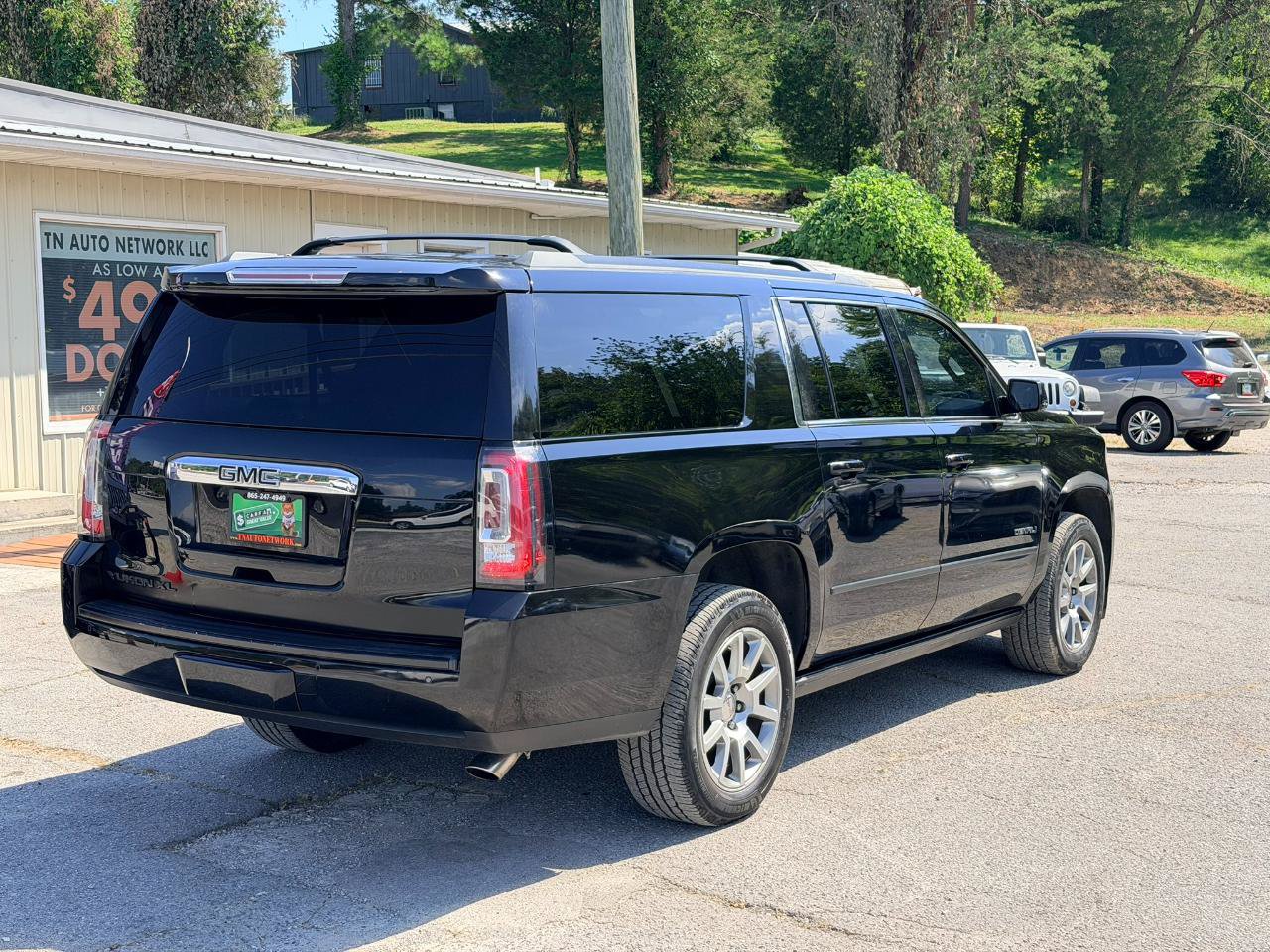Used 2016 GMC Yukon XL Denali AWD/4WD image 5