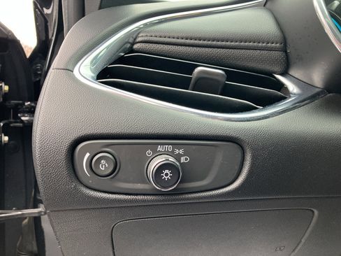 Used 2017 Chevrolet Malibu Premier w/ Driver Confidence Package image 17