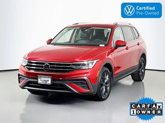 Certified 2022 Volkswagen Tiguan SE w/ Panoramic Sunroof Package video 3