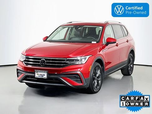Certified 2022 Volkswagen Tiguan SE w/ Panoramic Sunroof Package image 3