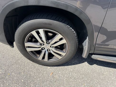 Used 2018 Honda Pilot EX image 9