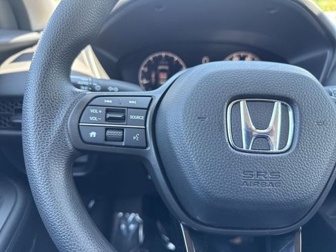 Used 2025 Honda HR-V LX image 12