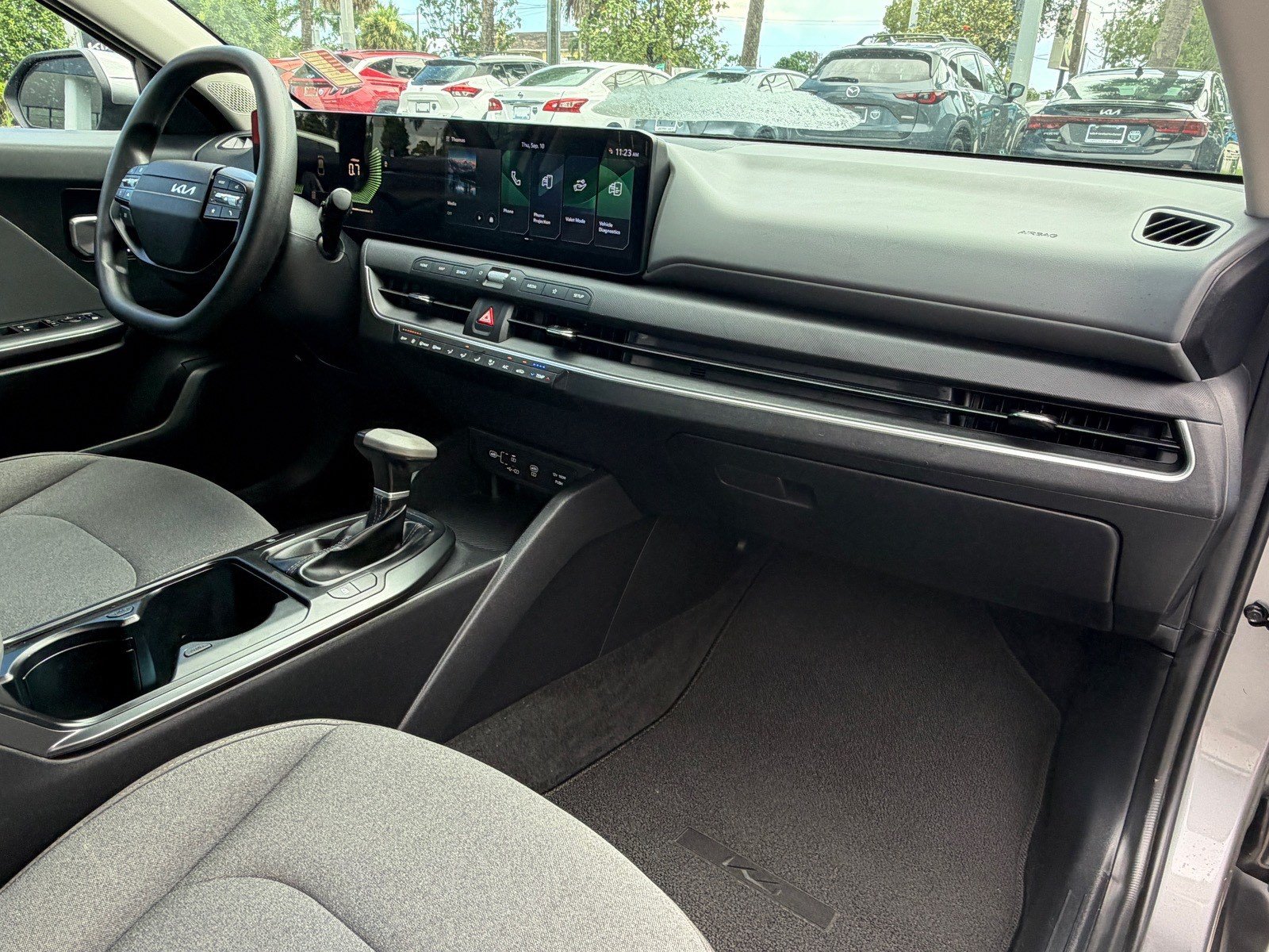 Used 2025 Kia K4 FWD image 27
