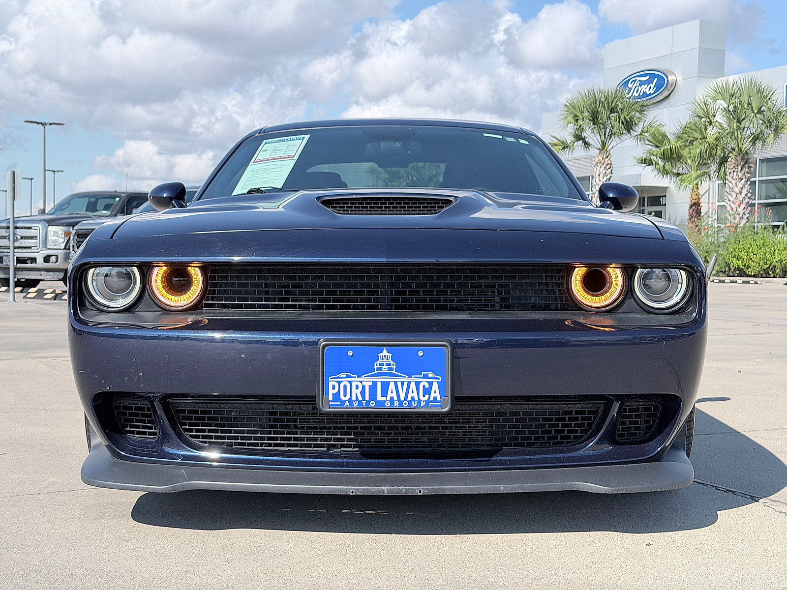 Used 2016 Dodge Challenger SRT Hellcat RWD image 2