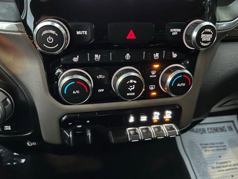 Used 2020 RAM 1500 Laramie AWD/4WD image 38