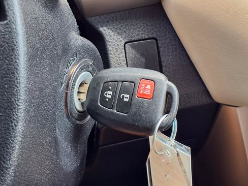 Used 2015 Toyota RAV4 XLE FWD image 14