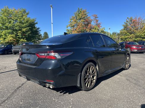 Used 2024 Toyota Camry SE w/ Convenience Package AWD/4WD image 4