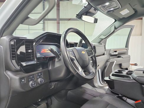 Used 2025 Chevrolet Silverado 2500 LT image 18