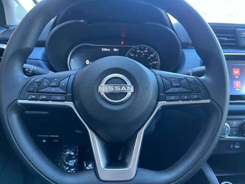 Used 2025 Nissan Versa SV FWD image 26