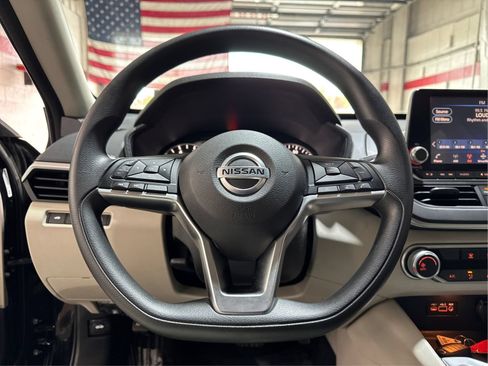 Used 2020 Nissan Altima 2.5 S FWD image 15