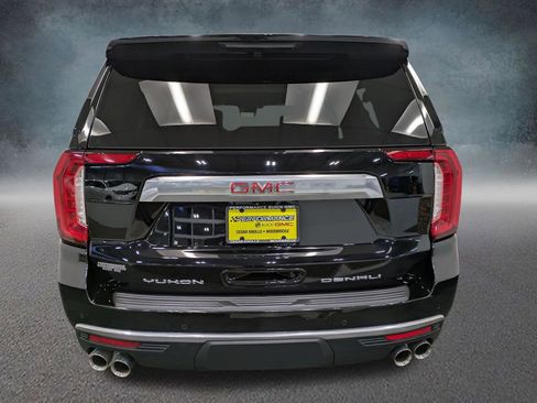 Used 2023 GMC Yukon XL Denali w/ Denali Reserve Package image 5
