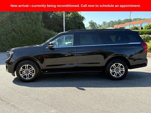 Used 2025 Ford Expedition Max Active RWD image 3
