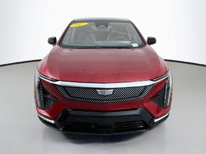 Used 2025 Cadillac Optiq Luxury 1