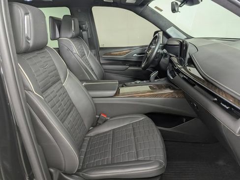 Used 2023 Cadillac Escalade Sport Platinum w/ LPO, ONYX Package AWD/4WD image 24