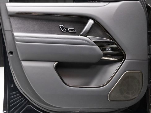 Used 2024 Land Rover Range Rover SV image 43