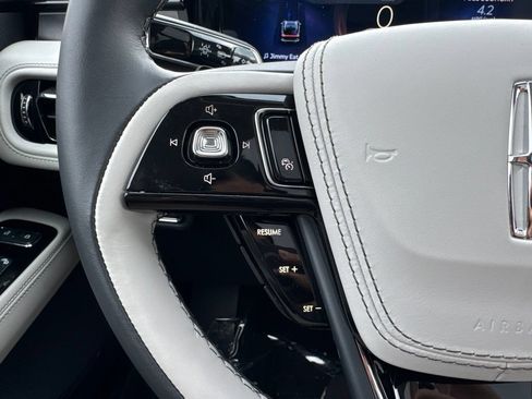 New 2026 Lincoln Aviator AWD image 14