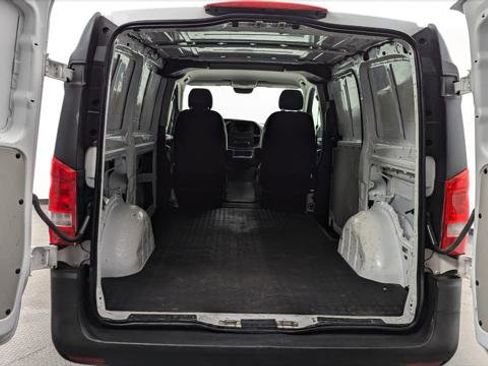 Used 2020 Mercedes-Benz Metris image 16