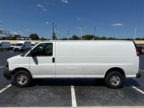 Used 2021 Chevrolet Express 2500 Extended RWD image 5