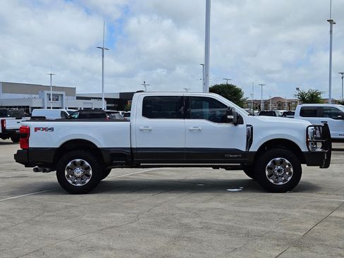 Used 2024 Ford F250 King Ranch w/ FX4 Off-Road Package AWD/4WD image 2