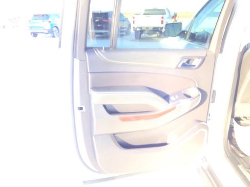 Used 2020 GMC Yukon XL SLT image 13