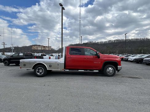 New 2026 Chevrolet Silverado 3500 LT w/ Convenience Package image 2