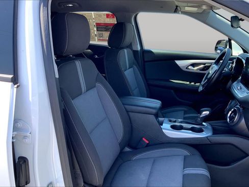 Used 2025 Chevrolet Blazer LT AWD/4WD image 9