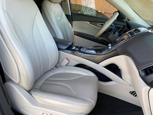 Used 2019 Lincoln Nautilus Reserve FWD image 50