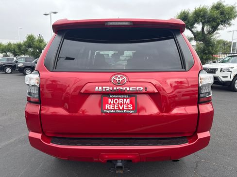 Used 2023 Toyota 4Runner SR5 AWD/4WD image 9