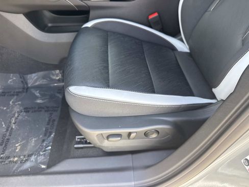 Used 2024 Buick Envision Sport Touring image 17