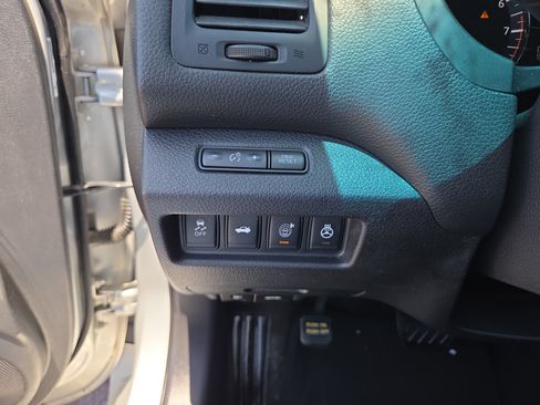 Used 2013 Nissan Altima 2.5 SL w/ Technology Pkg FWD image 28