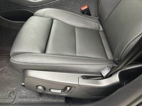 New 2025 Volvo XC40 B5 Plus w/ Protection Package Premier image 14